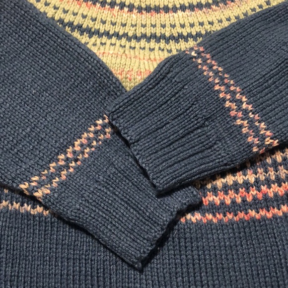 (282) Handmade Spring Knit Sweater - Picture 3 of 5